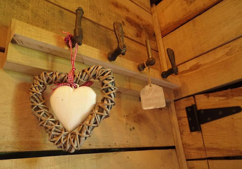 La Cabane Du Cerf Et Son Sauna Attre エクステリア 写真
