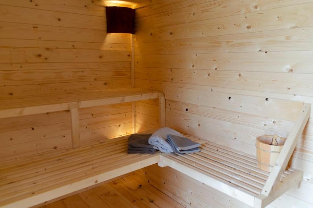 La Cabane Du Cerf Et Son Sauna Attre エクステリア 写真
